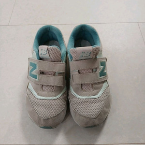 뉴발란스키즈 운동화 210