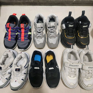 운동화 185-190사이즈 뉴발 휠라 나이키 exr