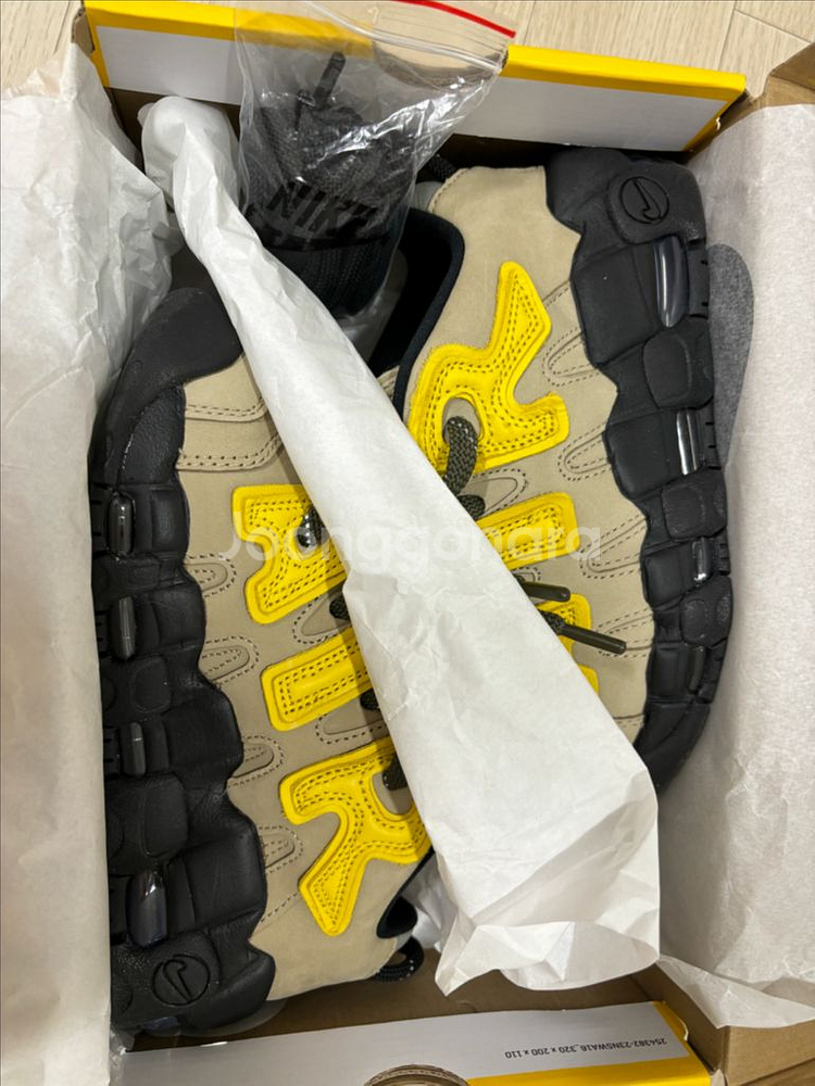 나이키 앰부쉬 업템포 로우 230 팝니다--3