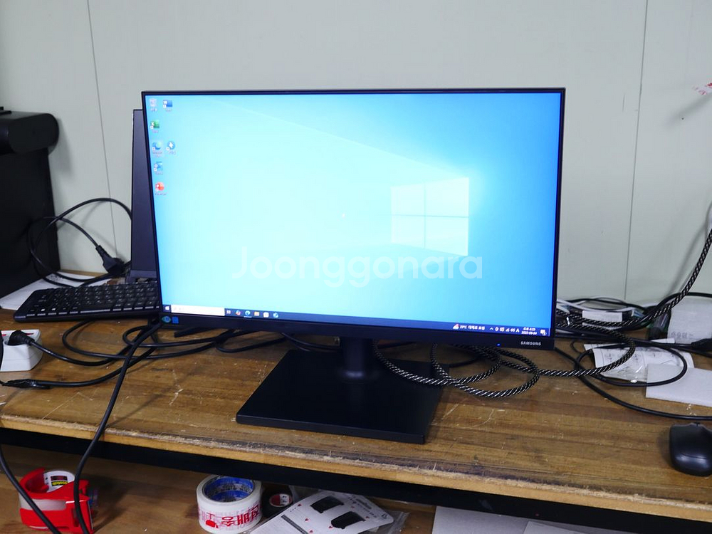 삼성 24인치 LED 피벗 모니터 F24T450FQK--0