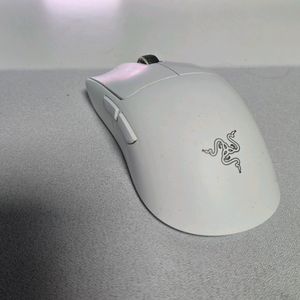 레이저 바이퍼 V3 PRO 화이트