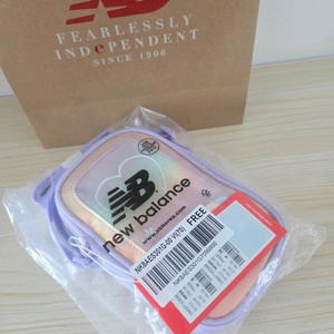 뉴발란스키즈 크로스백 (새상품)