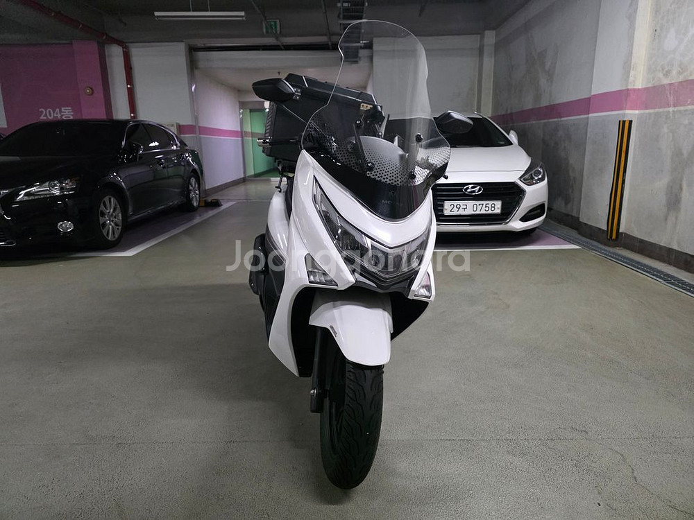 (청주/오창) UHR125 23년식 2500km 신차급--2