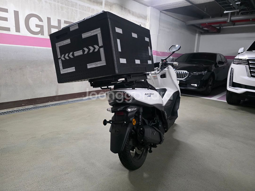 (청주/오창) UHR125 23년식 2500km 신차급--5