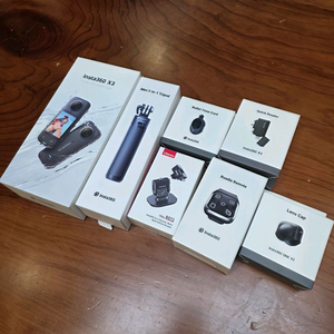 인스타360 X3 + 악세사리 일괄 판매합니다.