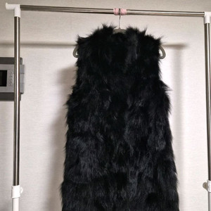 66) Furstume 검정 라쿤퍼 조끼