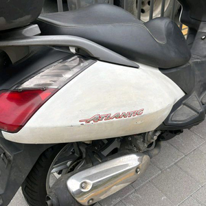 아프릴리아 아틀란틱 300