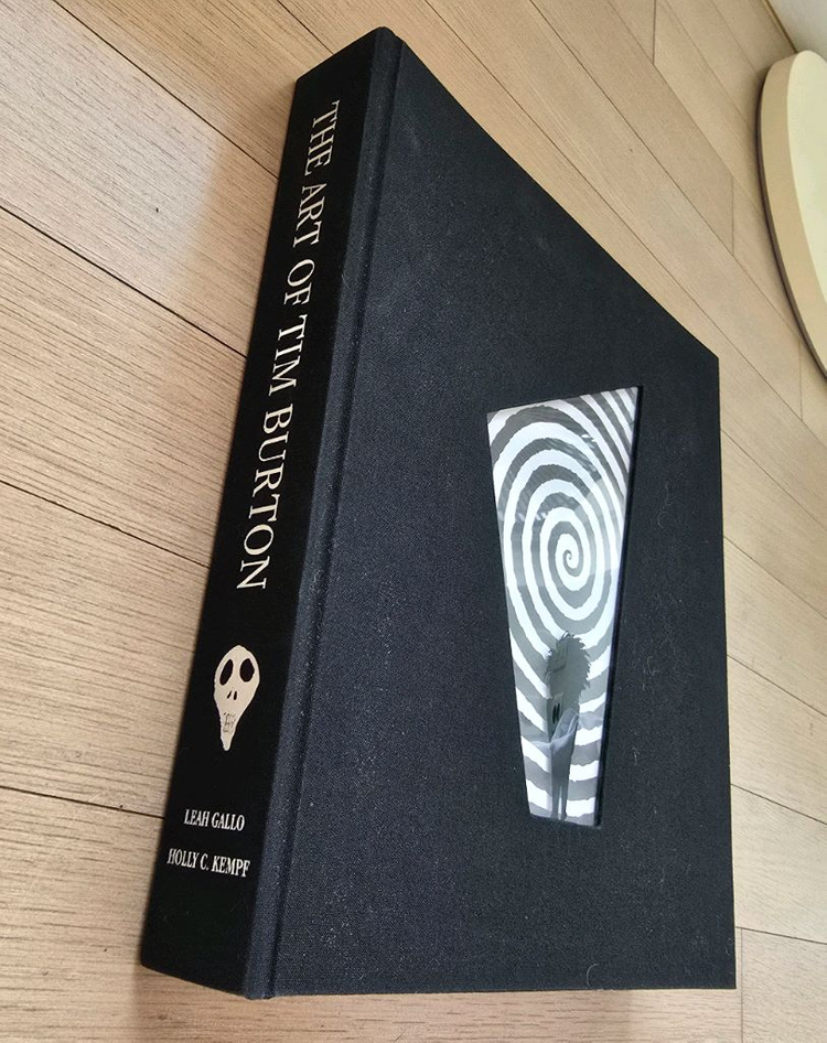 팀버튼 전시회 한정판 아트북 THE ART OF TIM--1