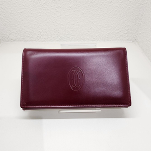 까르띠에 버건디 플랩 장지갑