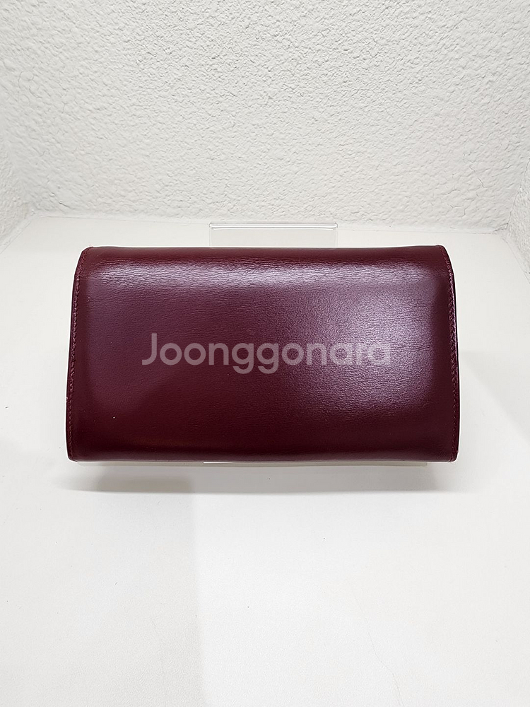 까르띠에 버건디 플랩 장지갑--1