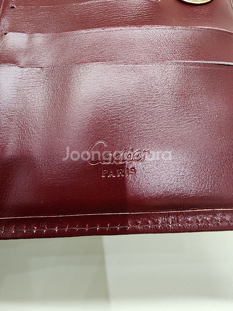 까르띠에 버건디 플랩 장지갑--6