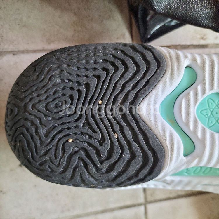 나이키 코스믹 유니티3--3