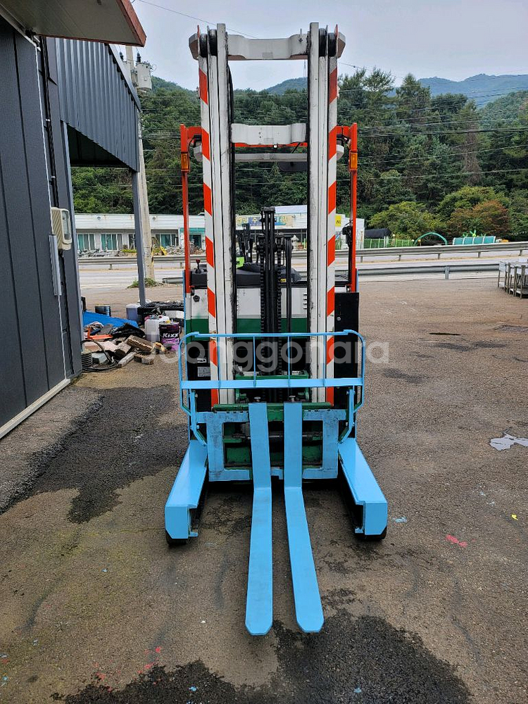 최상급 스미토모 1.5톤 6M3단 입식지게차 판매--3