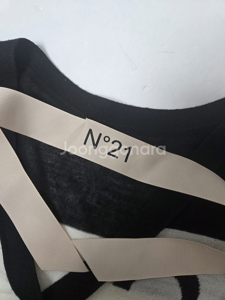 N21 여성 로고 니트 긴팔 가디건 블랙앤화이트(S)--7