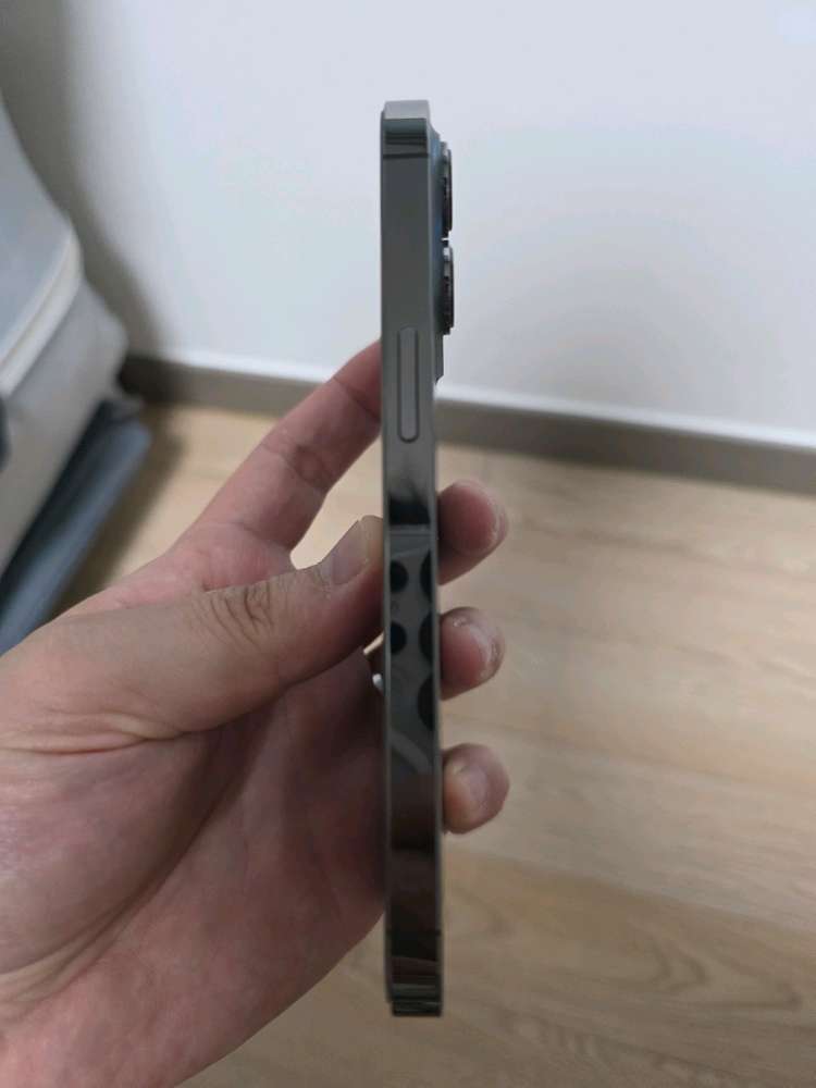 아이폰13pro 256GB 그래파이트 팝니다[50만원]--3