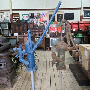 국산 희귀 작두펌프 2개일괄 이미지