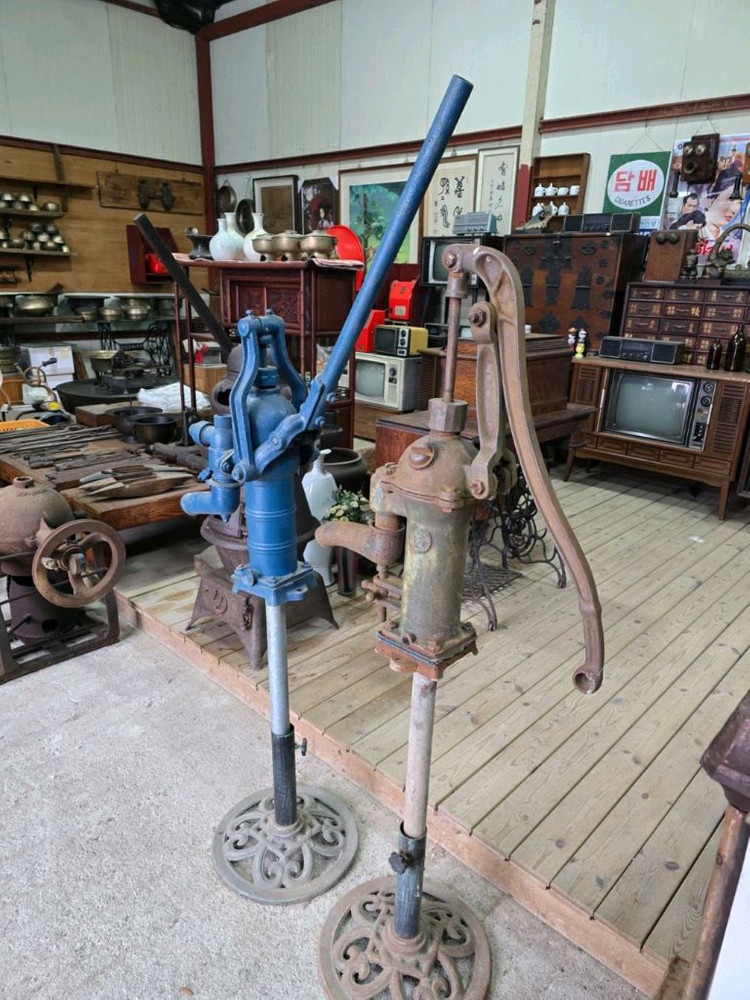 국산 희귀 작두펌프 2개일괄 이미지