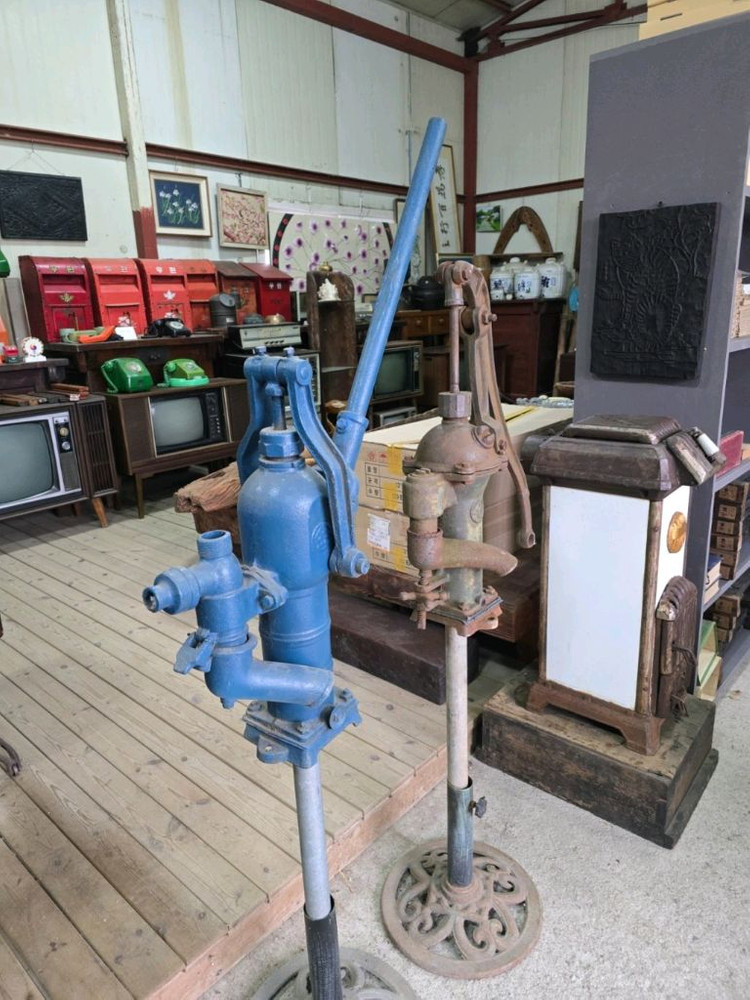 국산 희귀 작두펌프 2개일괄 이미지