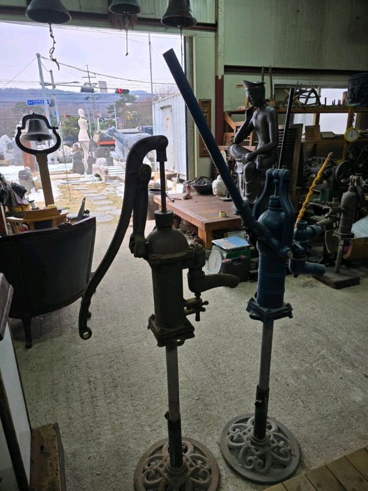 국산 희귀 작두펌프 2개일괄 이미지