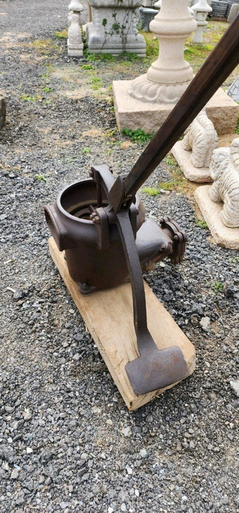 초대형 작두펌프 이미지