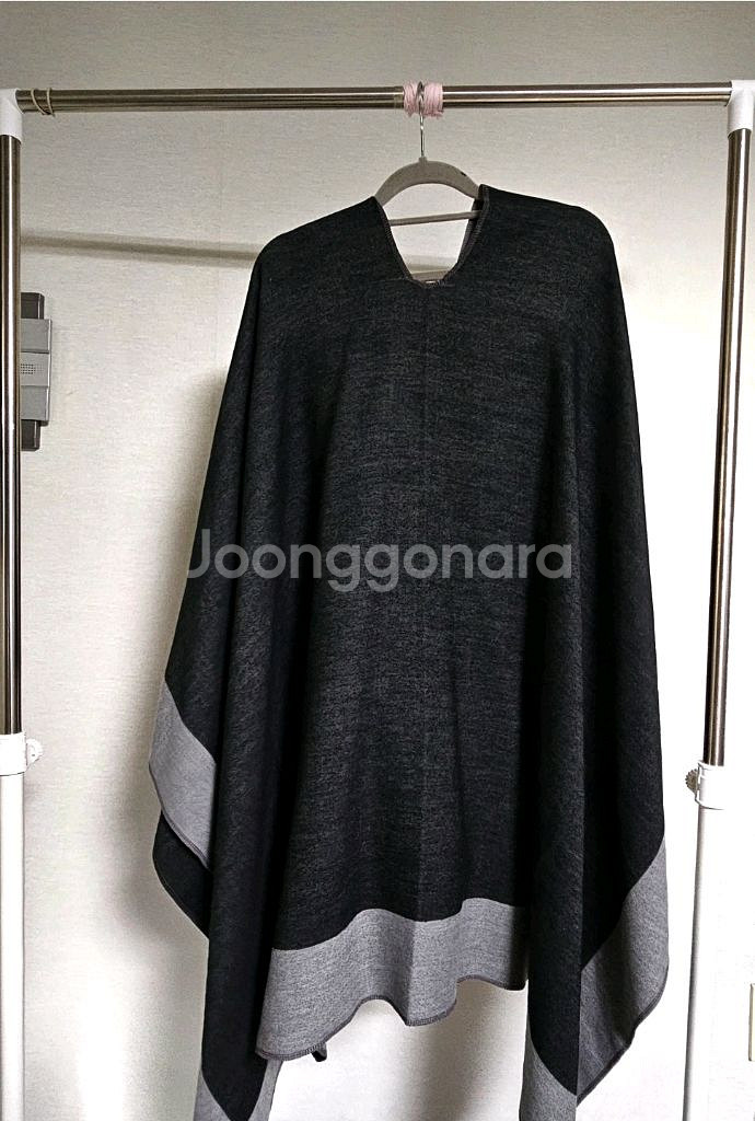 미착용 프리) 블랙/회색 숄 스타일 판초--4