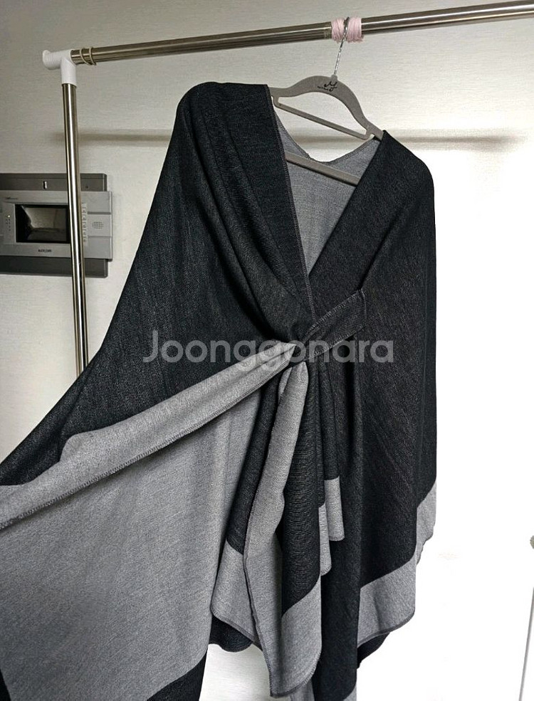 미착용 프리) 블랙/회색 숄 스타일 판초--3