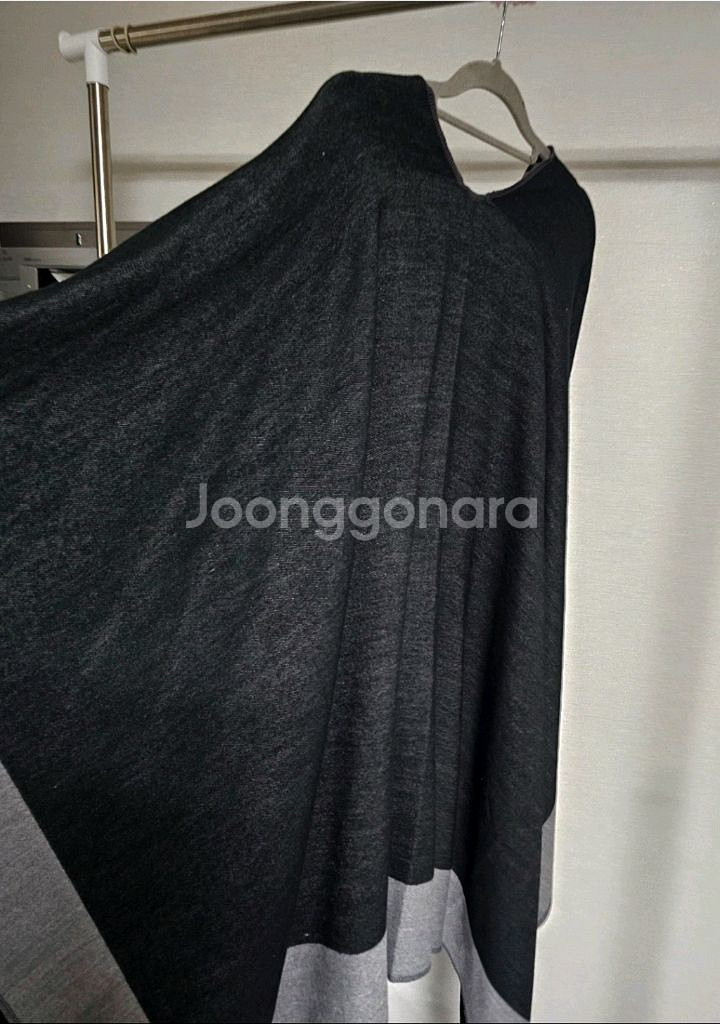 미착용 프리) 블랙/회색 숄 스타일 판초--5