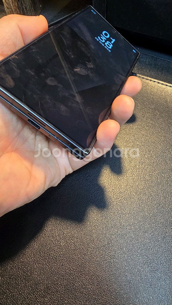 갤럭시 z폴드7 512 블랙 유심기변 판매합니다.--8