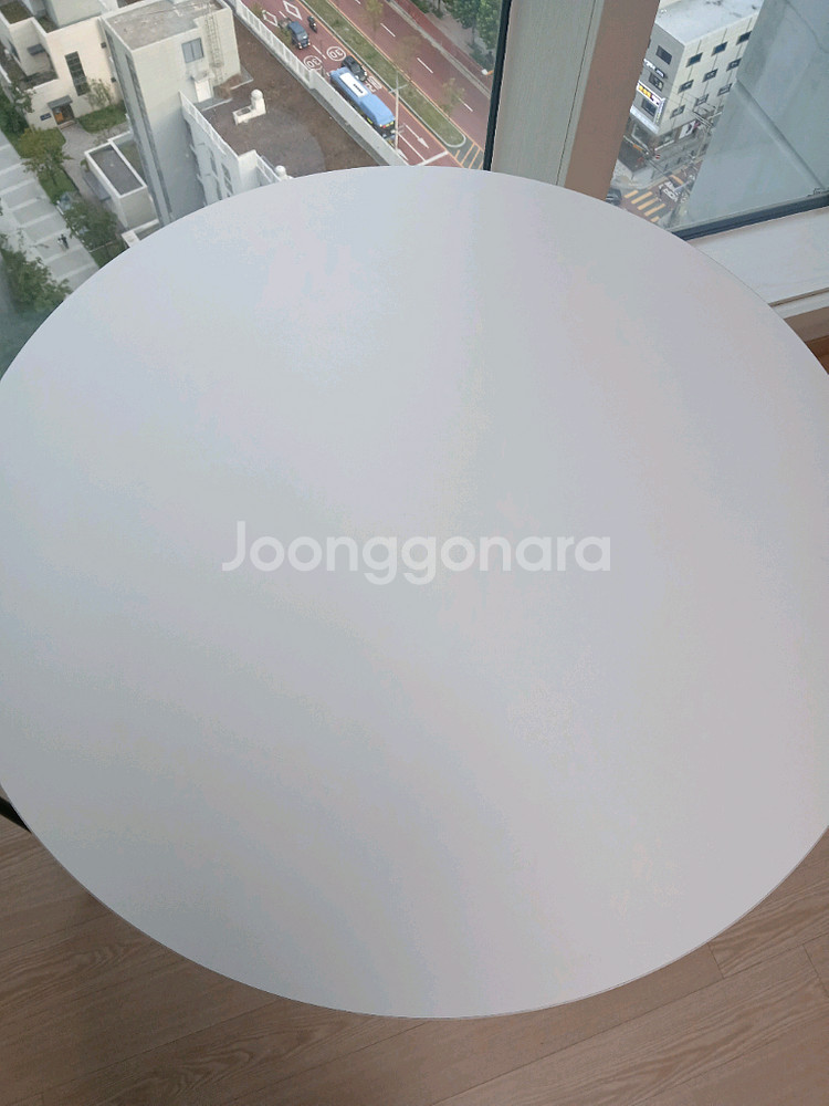 원형 테이블 & 라탄 의자--2