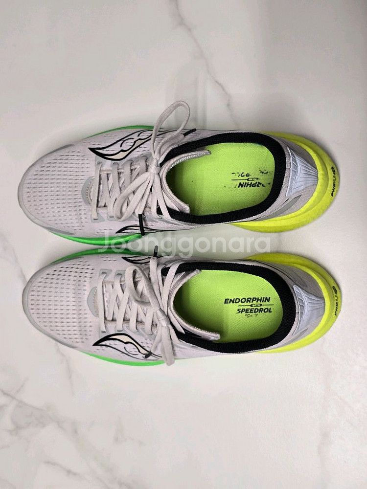 써코니 엔돌핀 스피드 3 280 러닝화--3