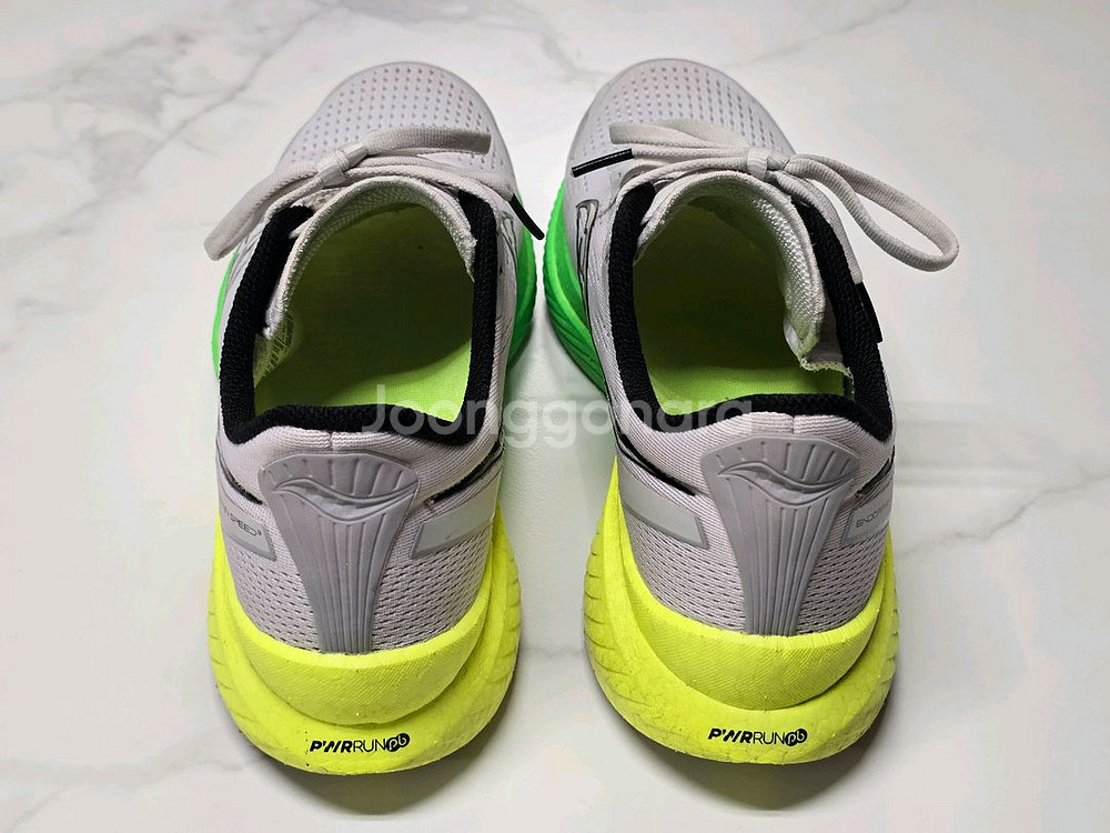 써코니 엔돌핀 스피드 3 280 러닝화--2