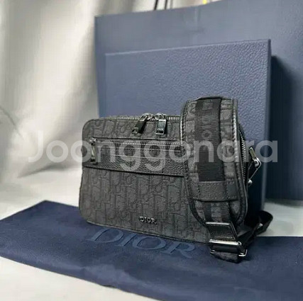 [정품] (OS) 디올 메신저 사파리 메신져--1