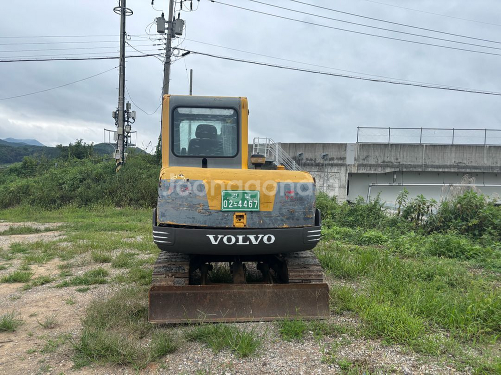 공투 볼보 굴삭기 농장용 1350만원 판매합니다.--3