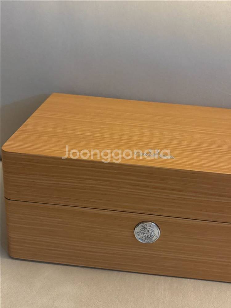 (새상품급/정품) 신형 오메가 컨스텔레이션 시계--4