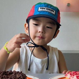 타이니비기 멀티 캠프캡 판매해요(새제품)