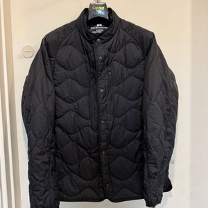 유니클로 x 화이트마운티니어링 다운 자켓