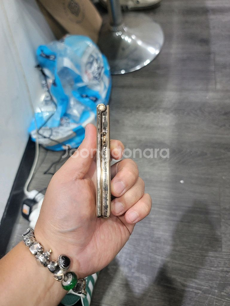 소장용 sky u700s골드dmb폴더폰판매합니다--4