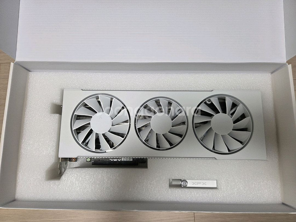XFX 7900GRE 마그네틱에어 화이트--2