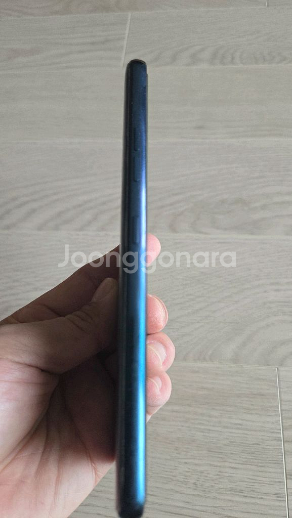 LG G7--2