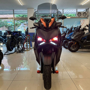 xmax300 24년식 판매합니다.