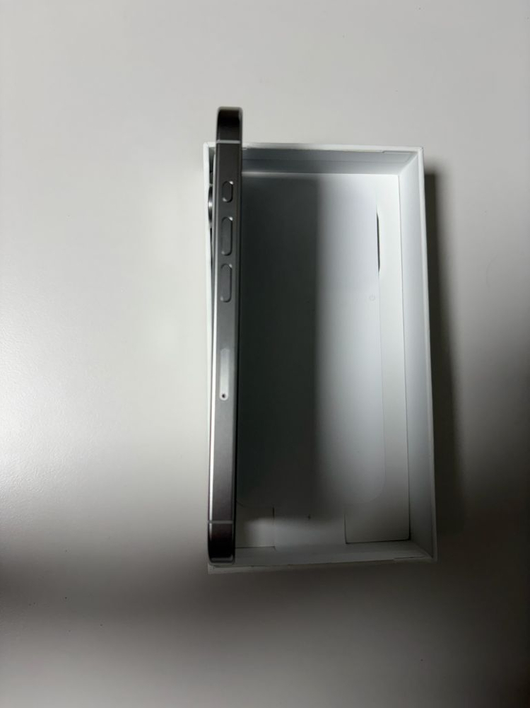 아이폰15프로 화이트 128g 자급제 풀박스--12