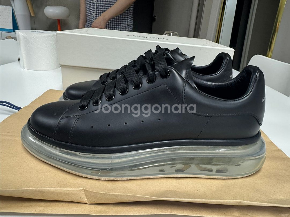 알렉산더 맥퀸 에어 오버솔 레더 43 준신품--1