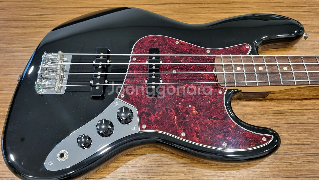 Fender Vintera2 60s jazz bass--1