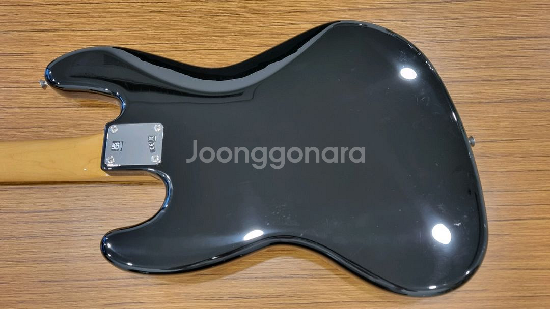 Fender Vintera2 60s jazz bass--2