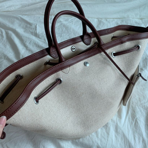 투티에 코키 스몰백 베이지 판매