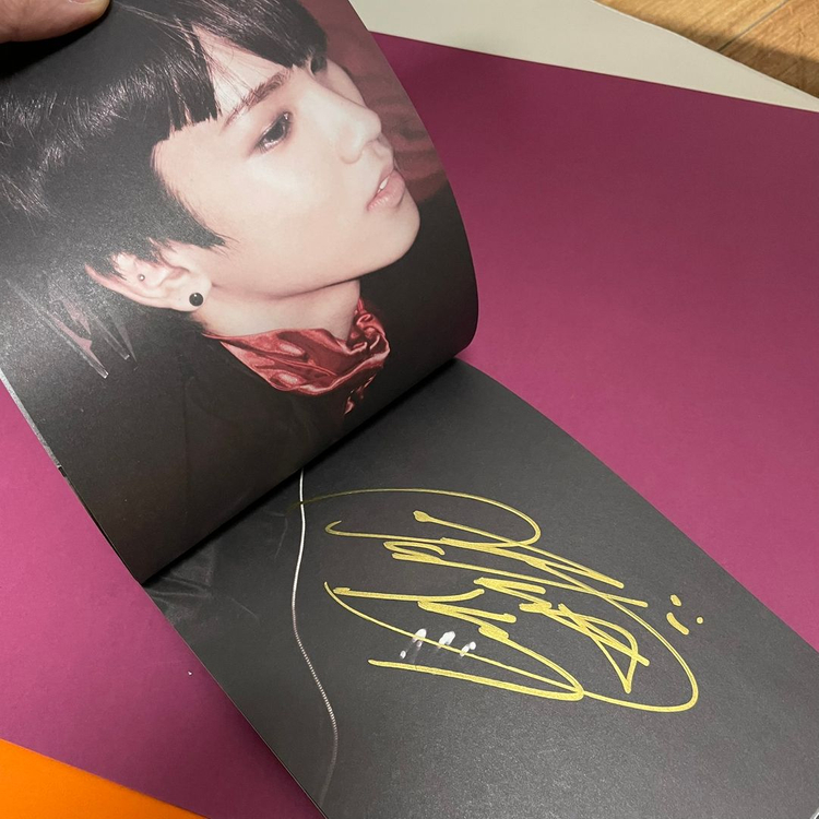 [친필싸인앨범] 샤이니 SHINee 3rd 미니앨범 '2009, Year Of Us (링딩동)' 이미지