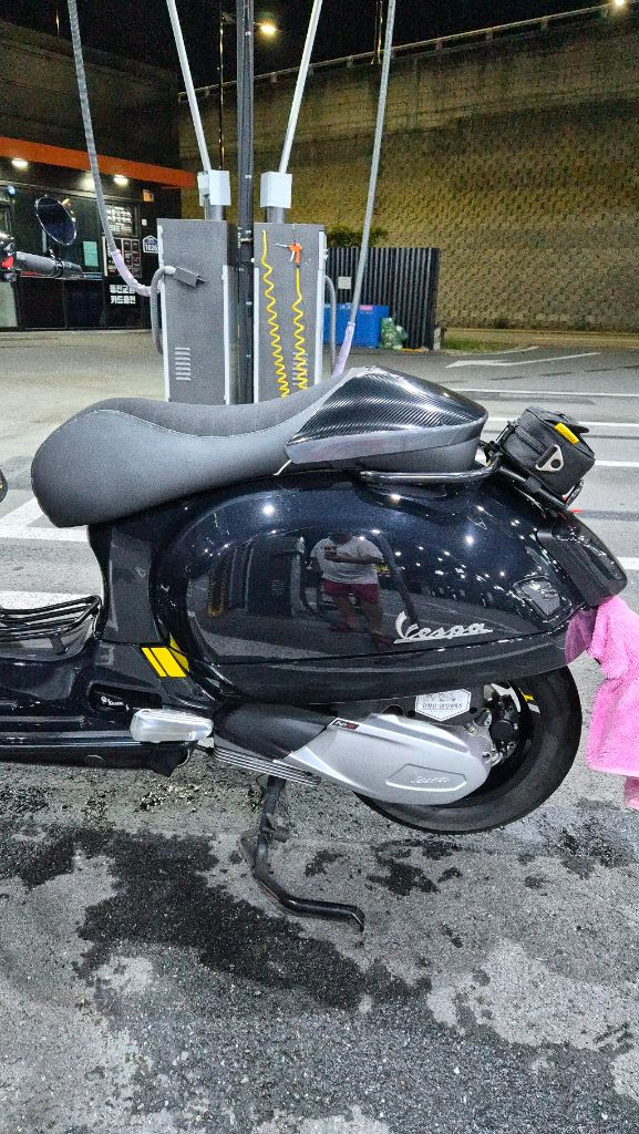 베스파 gts300 슈퍼테크 블랙 22년식--5