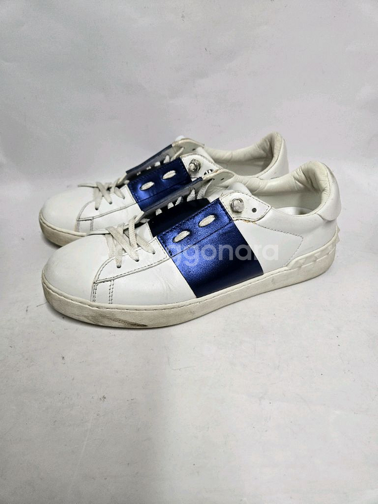 발렌티노 가라바니 히든 락스터드 스니커즈 260mm--1