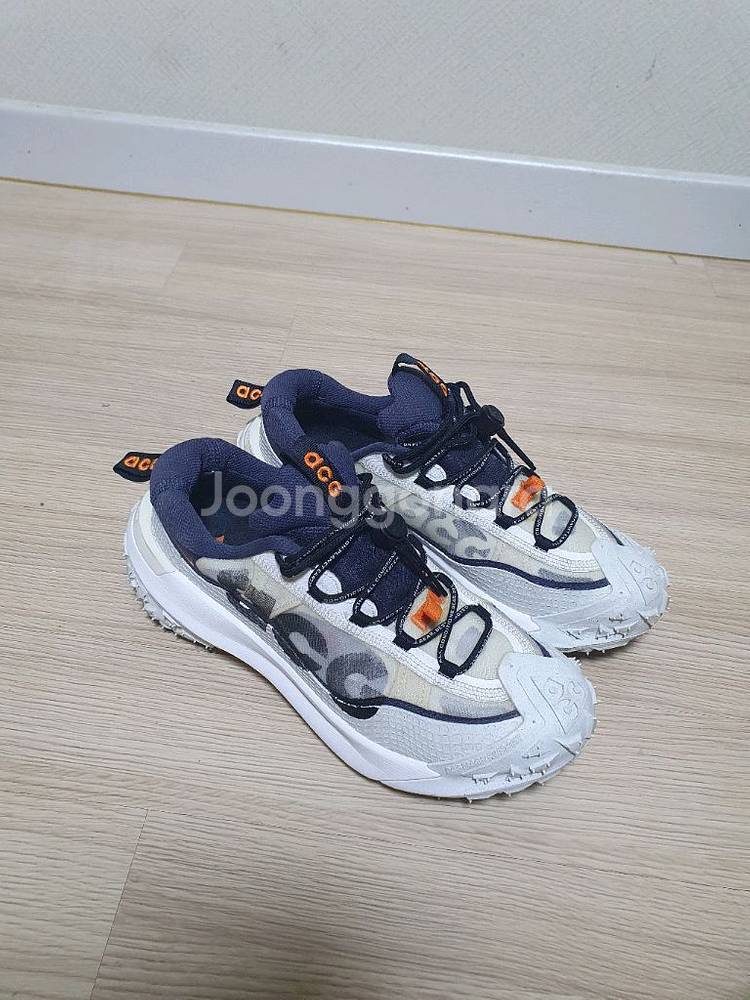 나이키 ACG 마운틴 플라이 로우 화이트 255--1