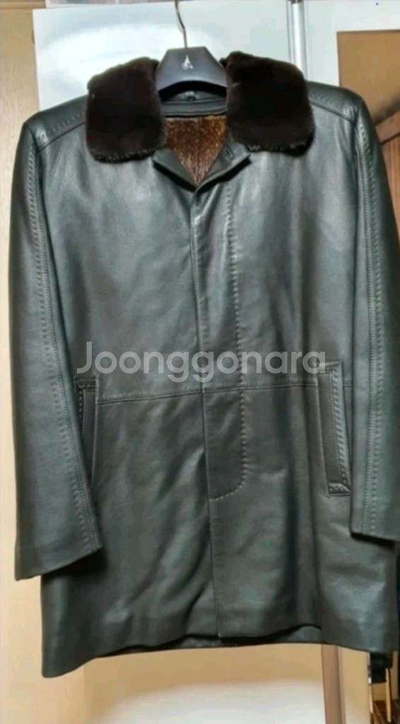 로가디스 양가죽 코트 팝니다.--0